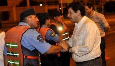 El Ministro de Seguridad recorri� diferentes puntos de control en la noche de Navidad