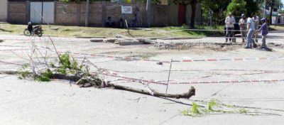 El calor rompi� el pavimento en Tres Isletas