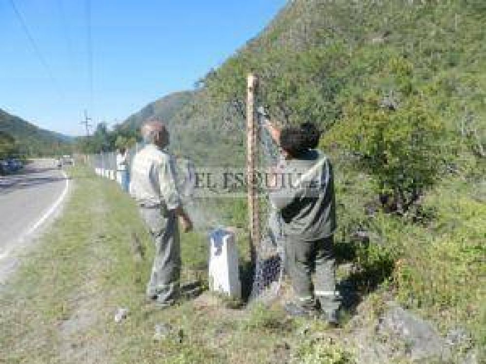 Regularizan propiedades en la ruta camino a El Rodeo