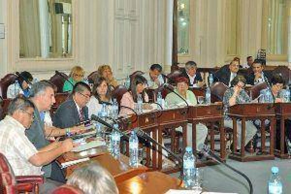 Las principales funciones que desarrollan estos gobiernos comunales del interior