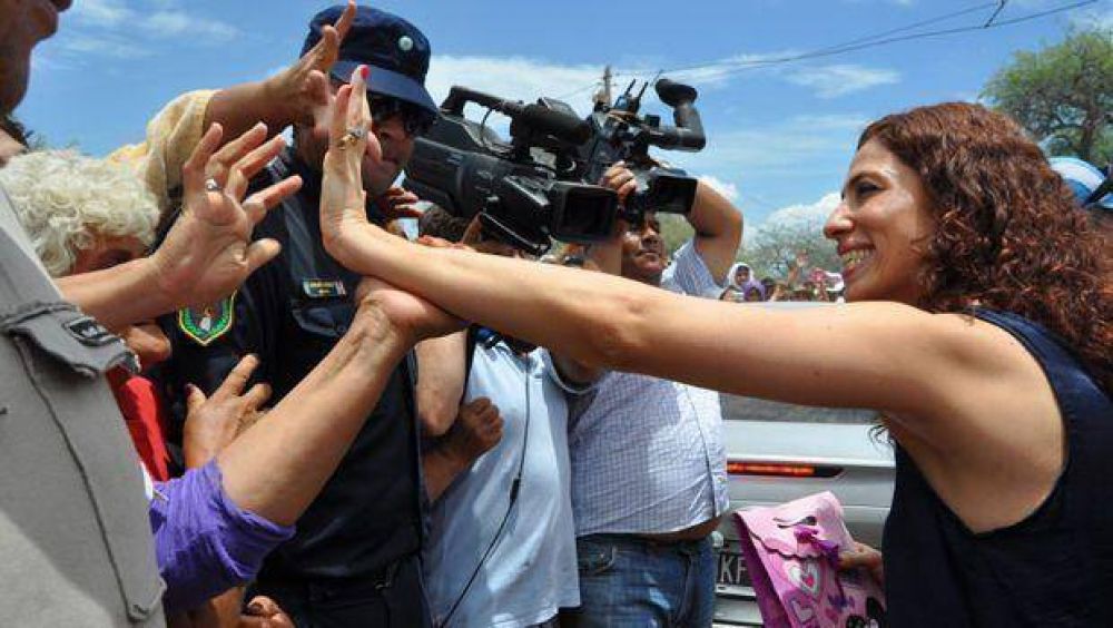 La gobernadora Claudia Zamora particip� de la fiesta de San Esteban