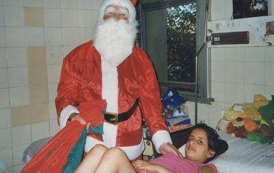 Pap� Noel pas� por el Materno Infantil