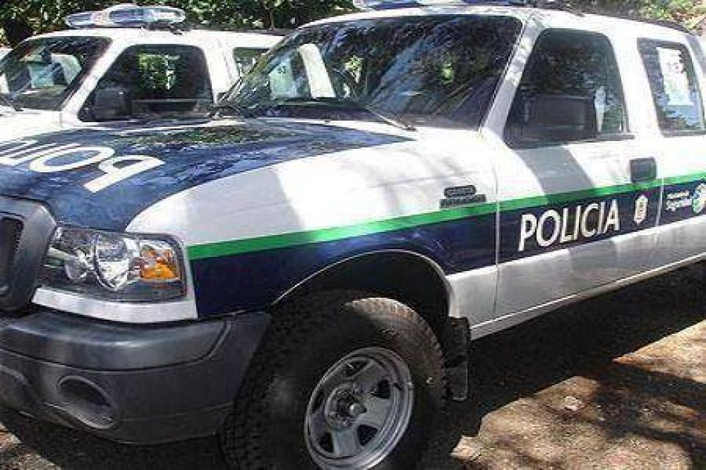 Lo balearon en las piernas y muri� desangrado