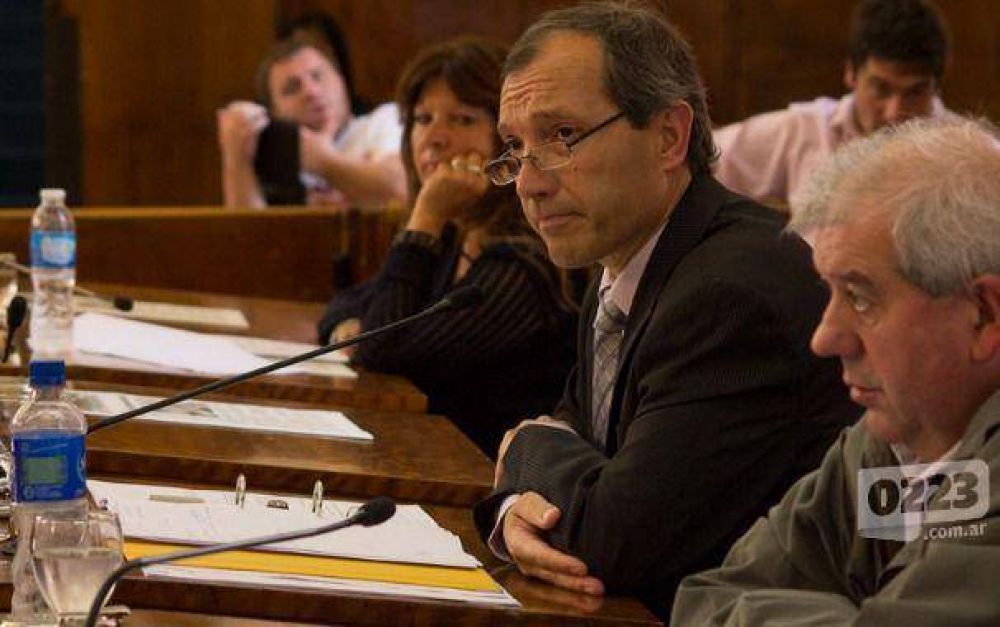 Piden congelar el nombramiento de personal municipal