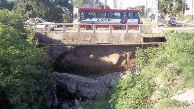Quejas de vecinos por el abandono de una obra de desag�e