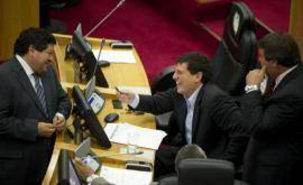 La "lealtad" peronista comenz� a quebrarse en la Legislatura tucumana