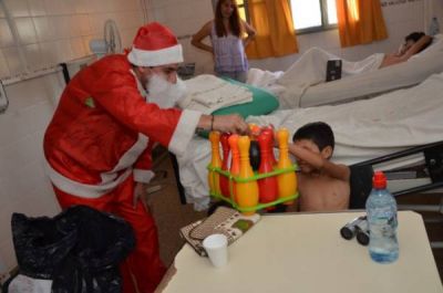 El Diario y Pap� Noel siguen llevando alegr�a a los ni�os