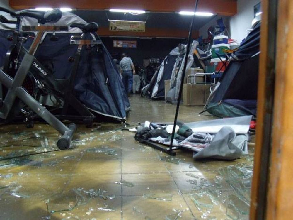 Los comerciantes que sufrieron saqueos recibieron un subsidio del gobierno