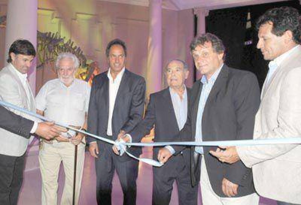 Con una muestra sobre los dinosaurios reabren tradicional espacio marplatense