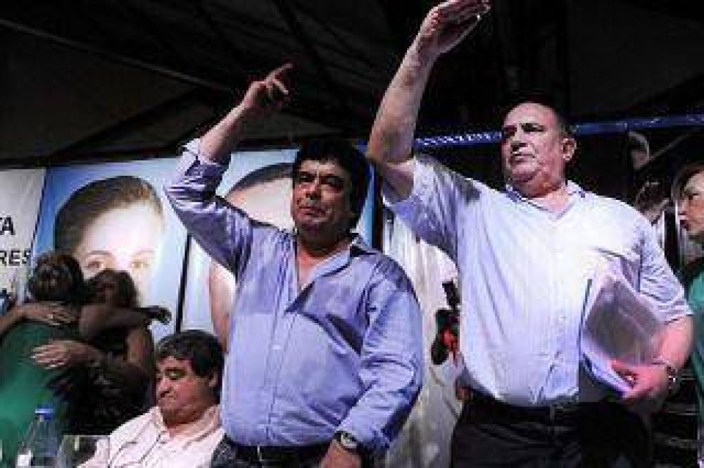Fuerte apoyo del PJ de la provincia de Buenos Aires a Cristina y Scioli