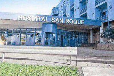 En medio de una pelea, dispar� al aire en la guardia de un hospital