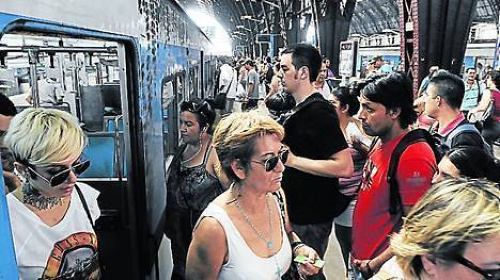 El tren Mitre no cumple las frecuencias y tiene fallas de seguridad
