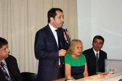 Ratifican plan de monitoreo de calidad de aire en Z�rate Campana