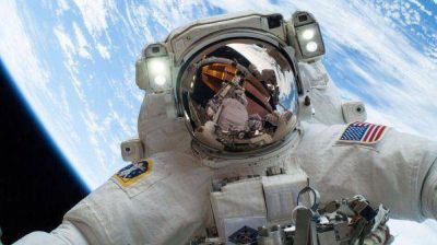Un astronauta se sac� una autofoto en el espacio
