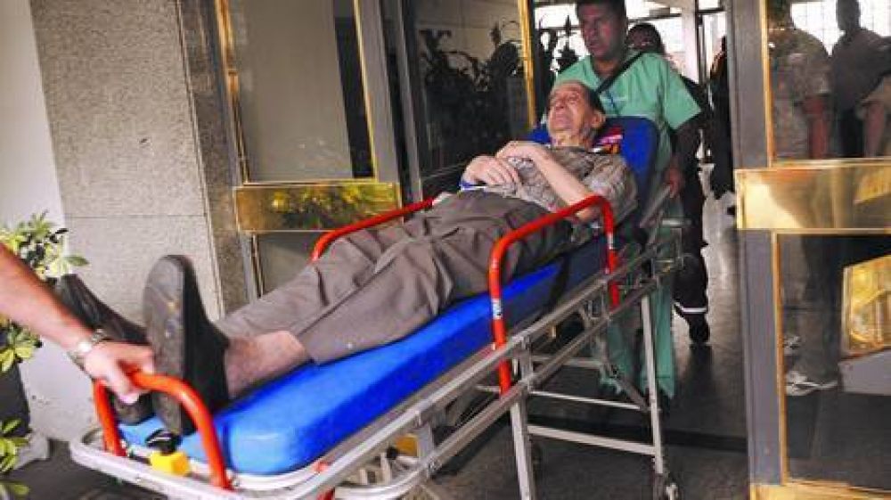 Dram�tico rescate de enfermos y ancianos en dos torres de Boedo