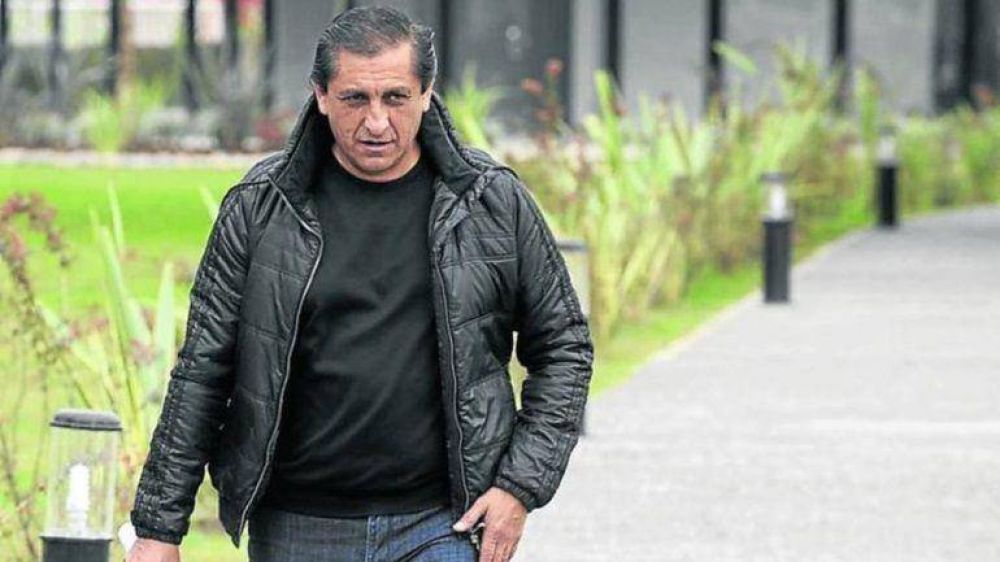Finalmente, a Ram�n D�az no le aumentar�n el contrato y seguir� con el mismo de 2013