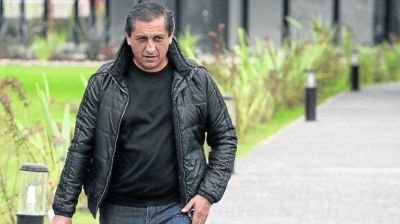 Finalmente, a Ram�n D�az no le aumentar�n el contrato y seguir� con el mismo de 2013