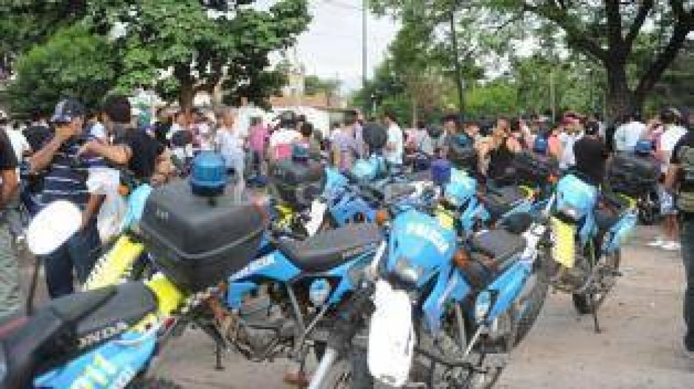 Piden que polic�as sigan presos por presunta sedici�n