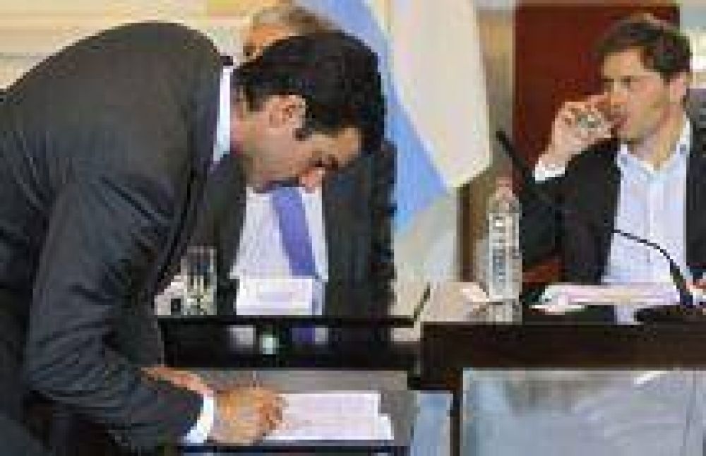 Juan Manuel Urtubey firm� un acuerdo con la Naci�n para la refinanciaci�n de la deuda de Salta