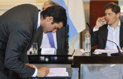 Juan Manuel Urtubey firm� un acuerdo con la Naci�n para la refinanciaci�n de la deuda de Salta