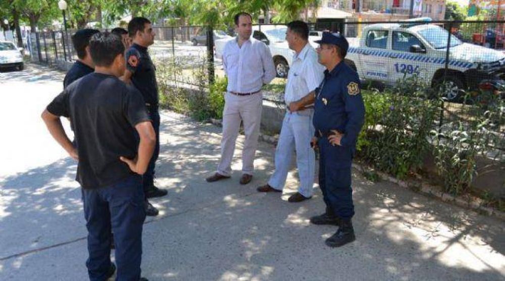 El Ministro de Seguridad recorri� las dependencias policiales de la ciudad de Or�n