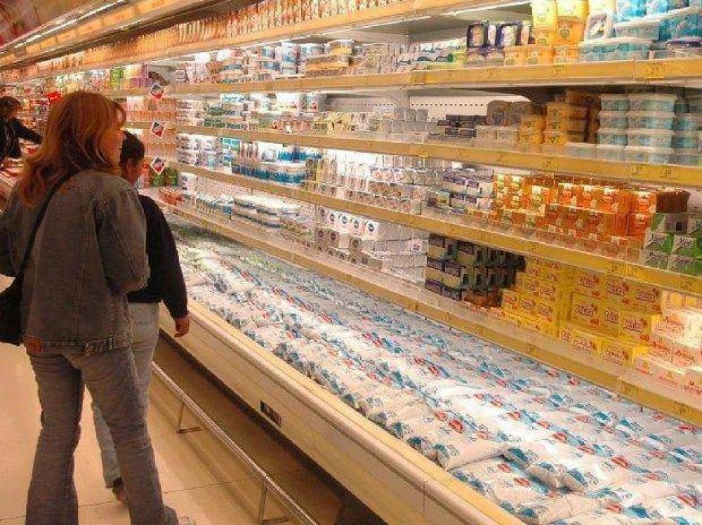 Los tambos salte�os ofrecen leche m�s barata pero escasa