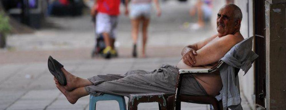 Operativo integrado para asistir a adultos mayores ante el calor