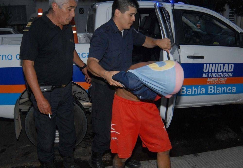 Atraparon con armas a un chico que fue vinculado con un crimen
