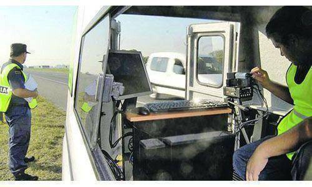 Provincia invita al Ombudsman a discutir por las fotomultas