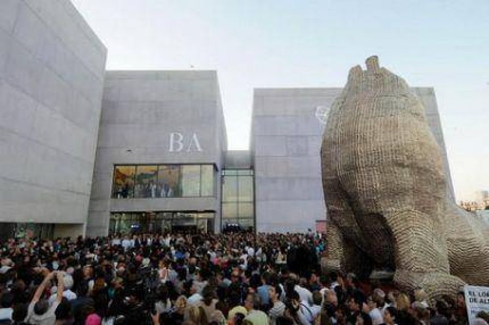M�s de 5 mil personas visitaron el Museo de Arte Contempor�neo en menos de 24 horas