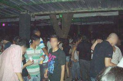 Fiesta privada sin control: 120 chicos ebrios en la pileta