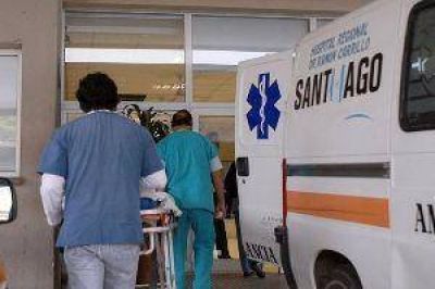 Le dio con un hacha en la cara a su esposa y se ahorc�; ella lucha por vivir