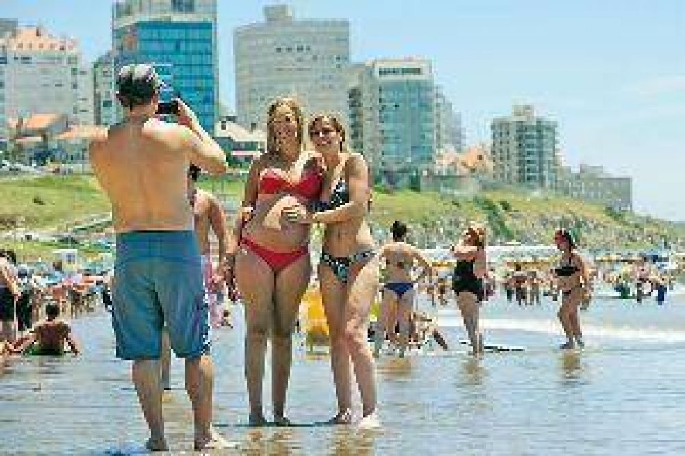 Los santiague�os ya se hacen sentir en playas de Mardel y Punta del Este
