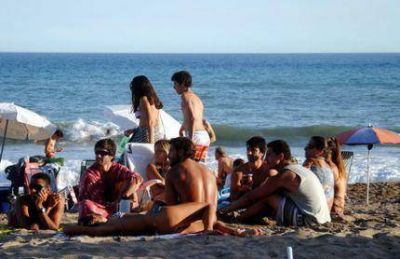 Mar del Plata al horno!!! : Los 38.2� hicieron que las playas desbordaran