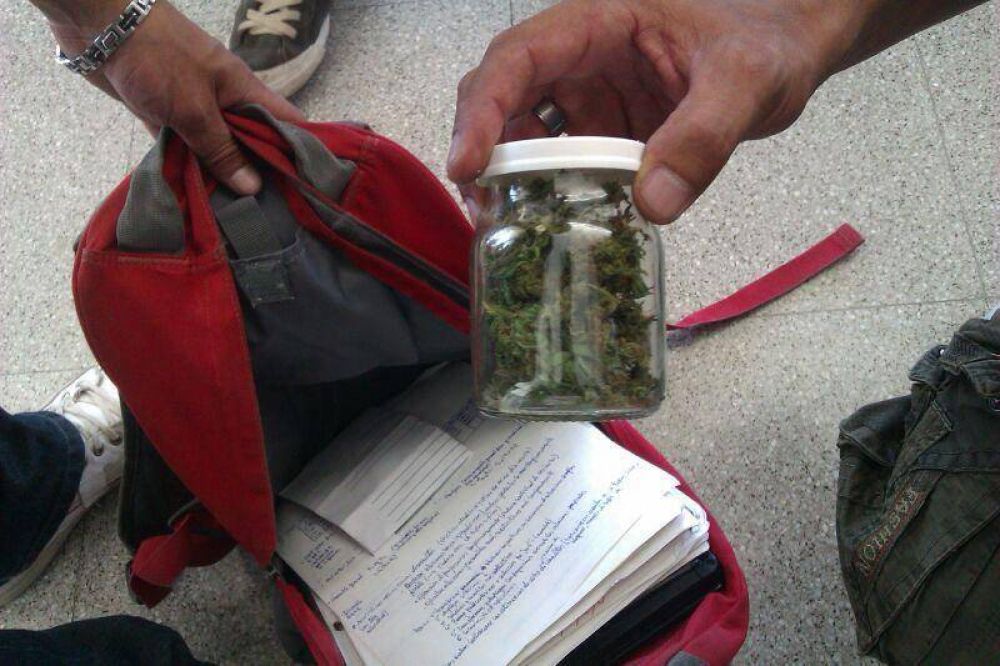 Al menos 15 detenidos en la Ferroautomotora por tenencia de marihuana