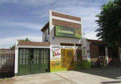 Motochorros asaltaron una agencia 