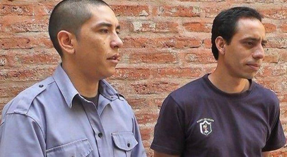 Polic�as ayudaron a dar a luz a una joven
