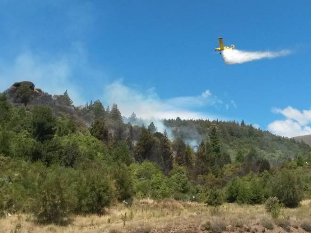 Contin�an encendidos los focos de incendios en toda la ciudad