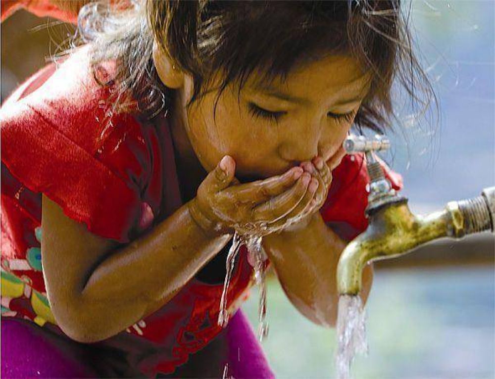 Desesperante situaci�n en Alto Comedero por cortes de agua potable