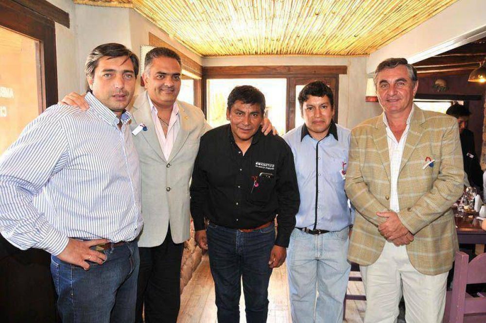 Instituciones y empresarios quieren a Tilcara m�s limpia