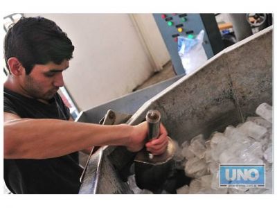 La demanda de hielo es muy alta y ya escasean las barras