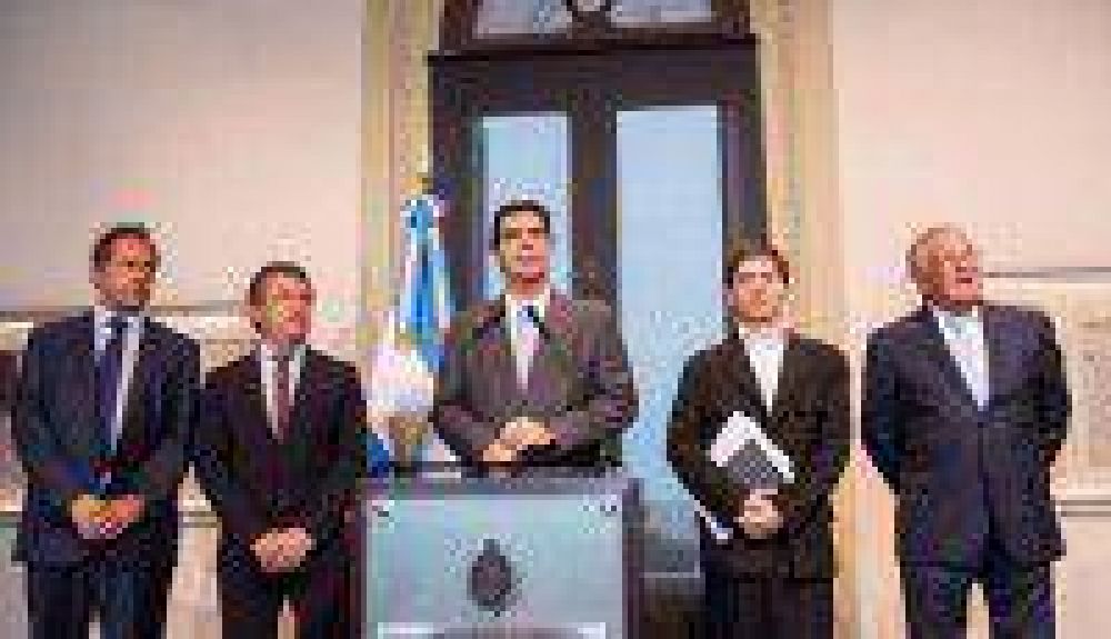 Jujuy adhiri� a la firma de convenio para la refinanciaci�n de la deuda provincial