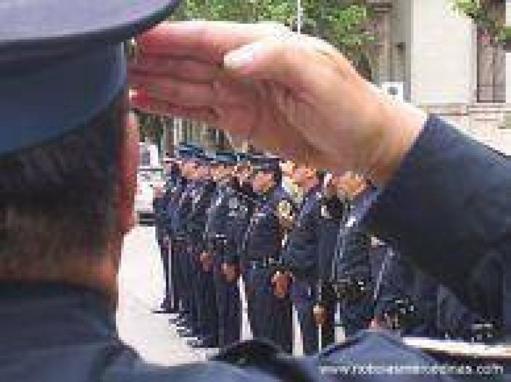 Policias autoconvocados no descartan volver a la huelga