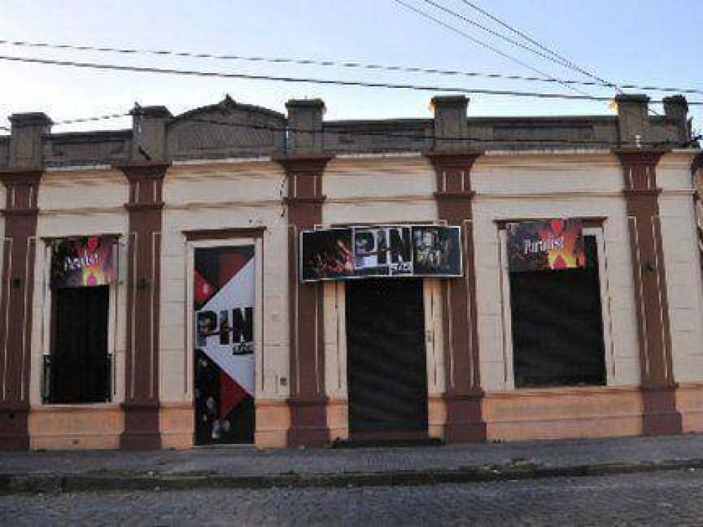 Gresca entre j�venes y patovicas: Denuncias cruzadas y un arma secuestrada 