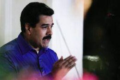 Maduro inaugur� un canal de televisi�n de las Fuerzas Armadas y amenaz� a Capriles
