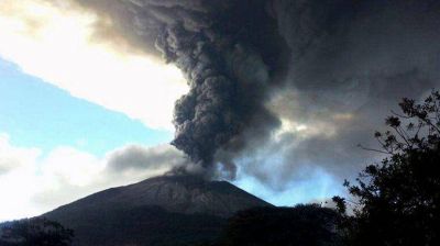 Alarma y preocupaci�n en El Salvador por la erupci�n del volc�n Chaparrastique