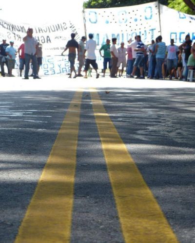 El Gobierno busca desactivar la protesta y llama a los gremios estatales a dialogar