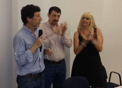 Gustavo Posse cerr� el a�o brindando con su dirigencia de Vicente L�pez