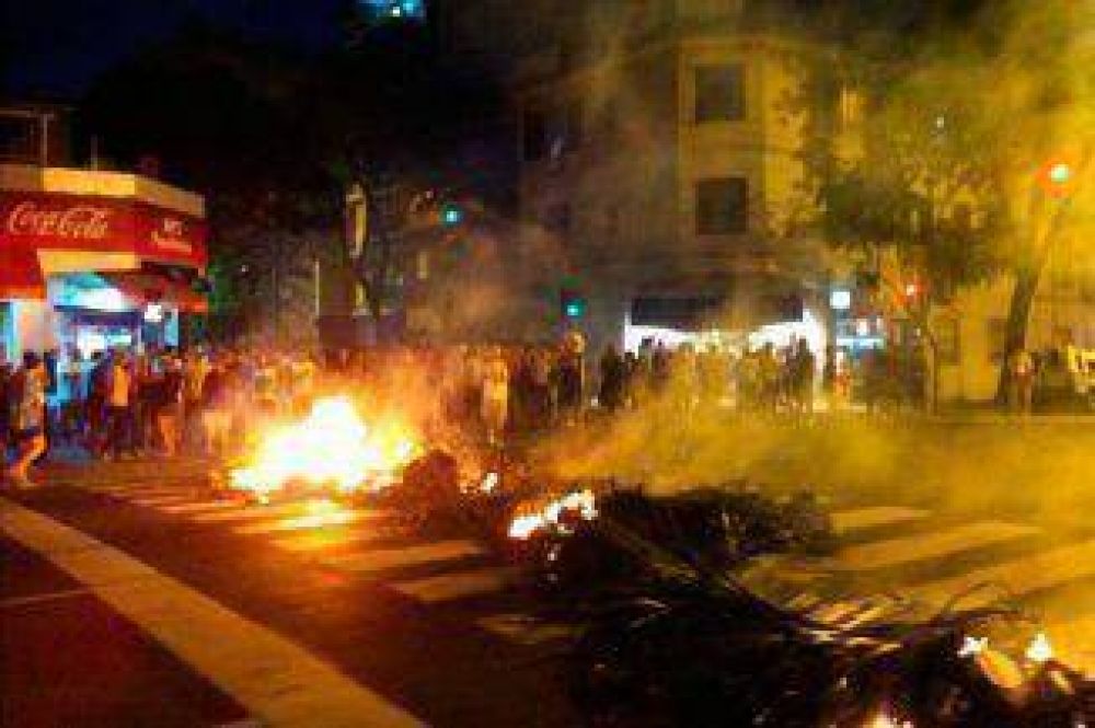 Fin de a�o con mucho calor, cortes de luz, mugre y falta de agua. Que sobre la frustraci�n y los planes de a�o nuevo.