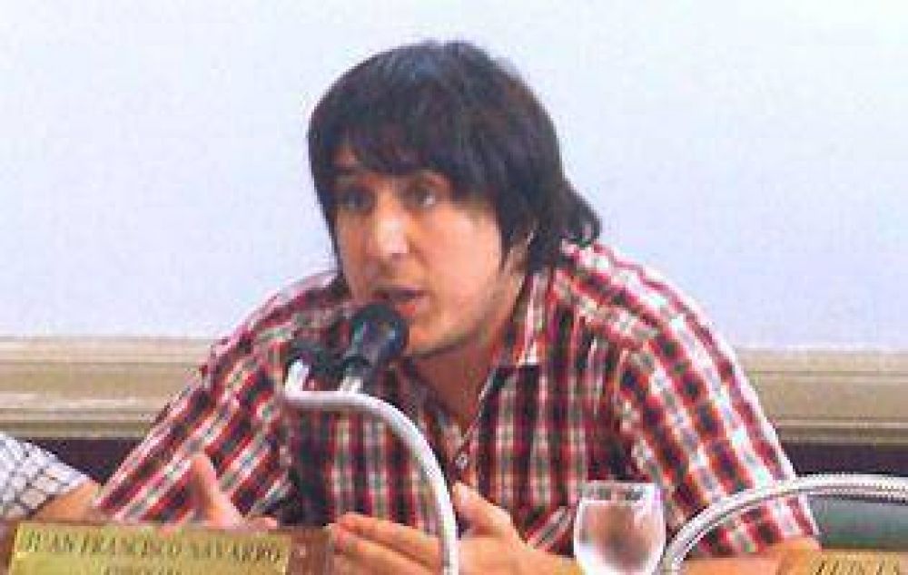 Navarro critic� la "reacci�n tard�a" ante el problema con la luz